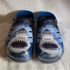 Discovery Shark Week Shoes Clogs Mens Size 10 Slip On‎ Blue Shark print NEW